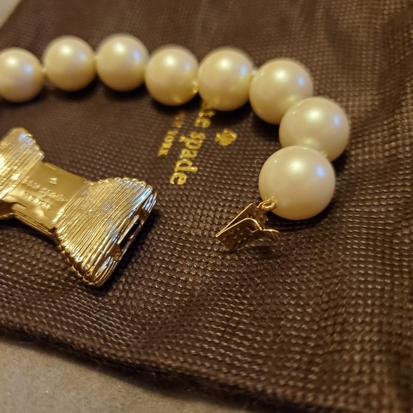 Kate Spade pearl gold bow bangle - Picture 2 of 5